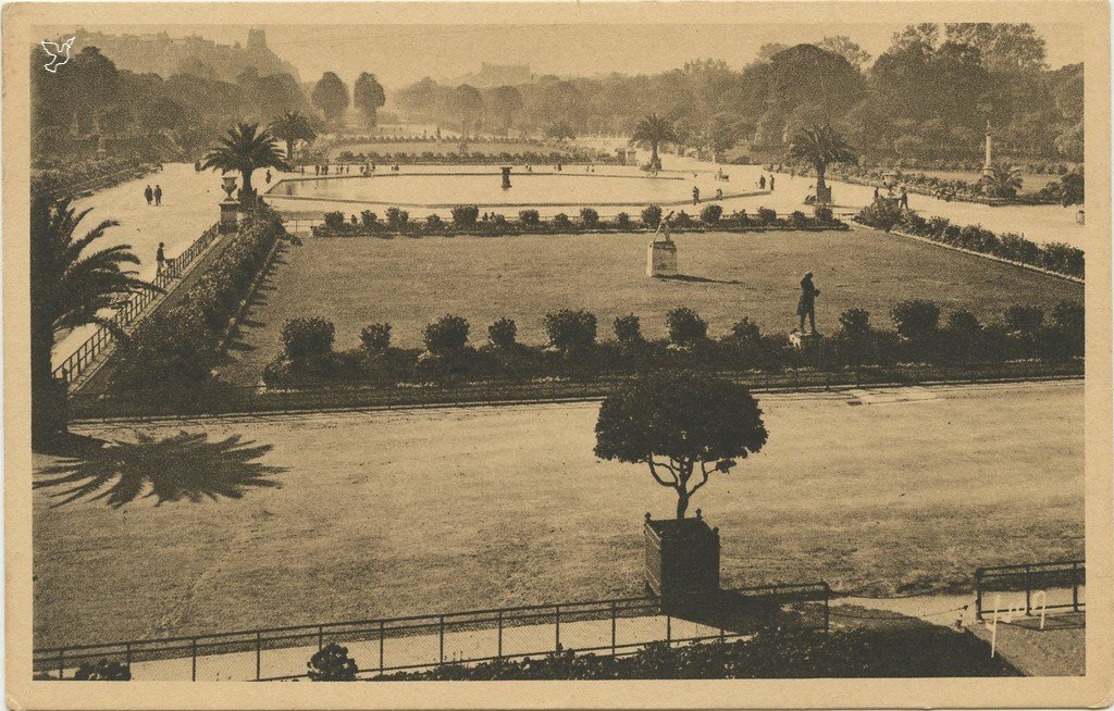 Z - SÉNAT - Les Jardins du Luxembourg vus de la Bibliothèque du Sénat.jpg