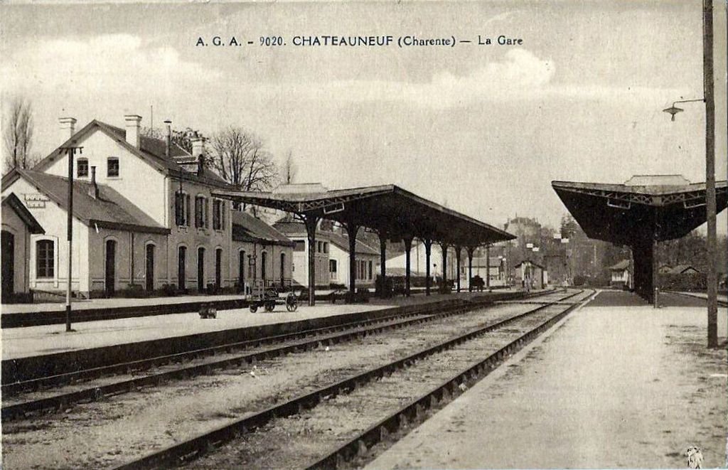 11 Châteauneuf (Charente).jpg