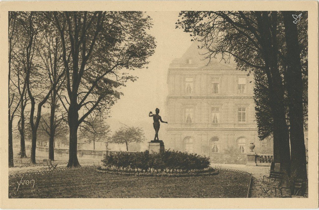 Z - SÉNAT - Jardins et Palais du Luxembourg.jpg