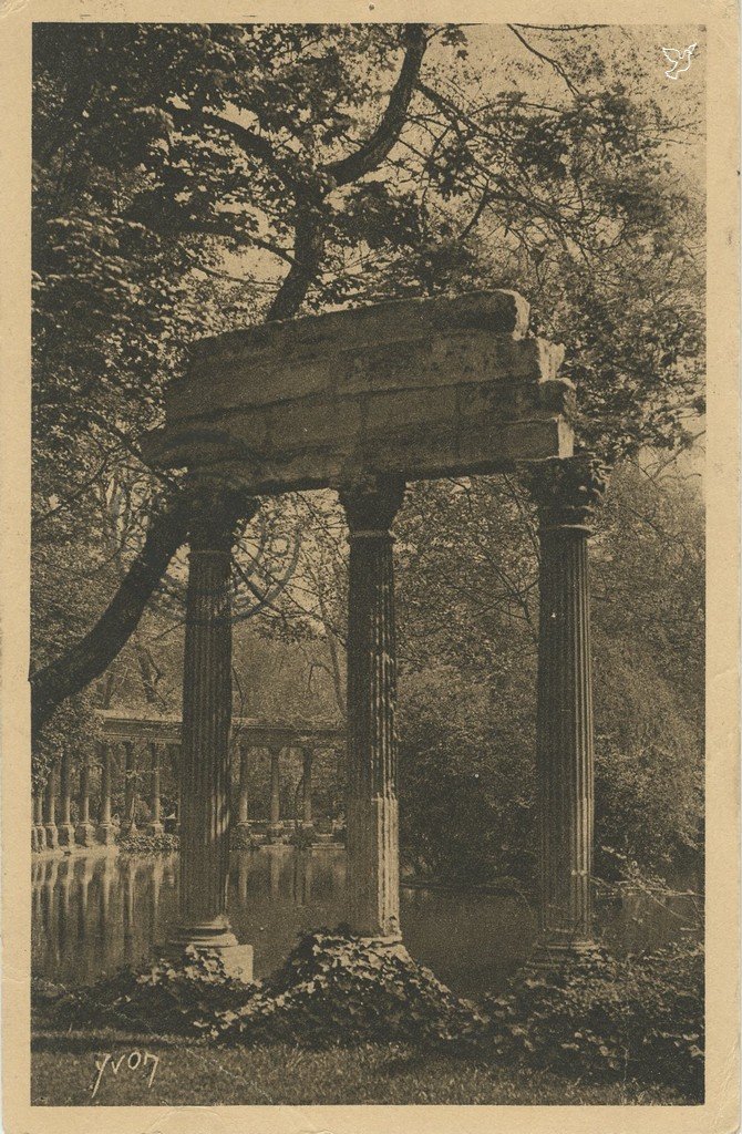 Z - YVON 42 - Paris - Parc Monceau.jpg