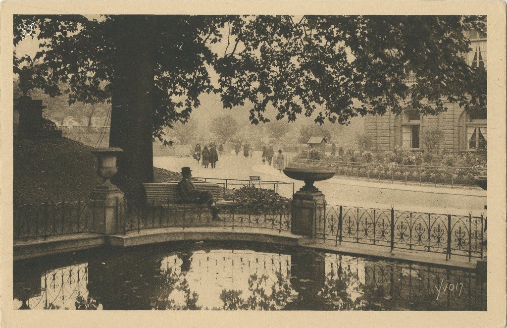 Z - SÉNAT - Les Jardins et le Palais du Luxembourg.jpg