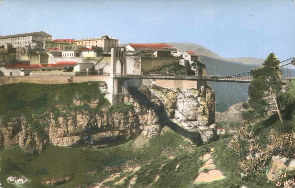 99-Constantine-Algerie-Le-Pont-de-Sidi-M_Cid-et-la-Casbah-104_bis-CIM.jpg