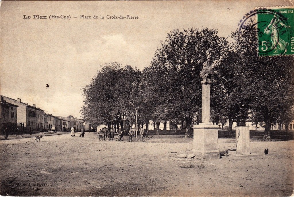 Le Plan-Place de la Croix-de-Pierre.jpg