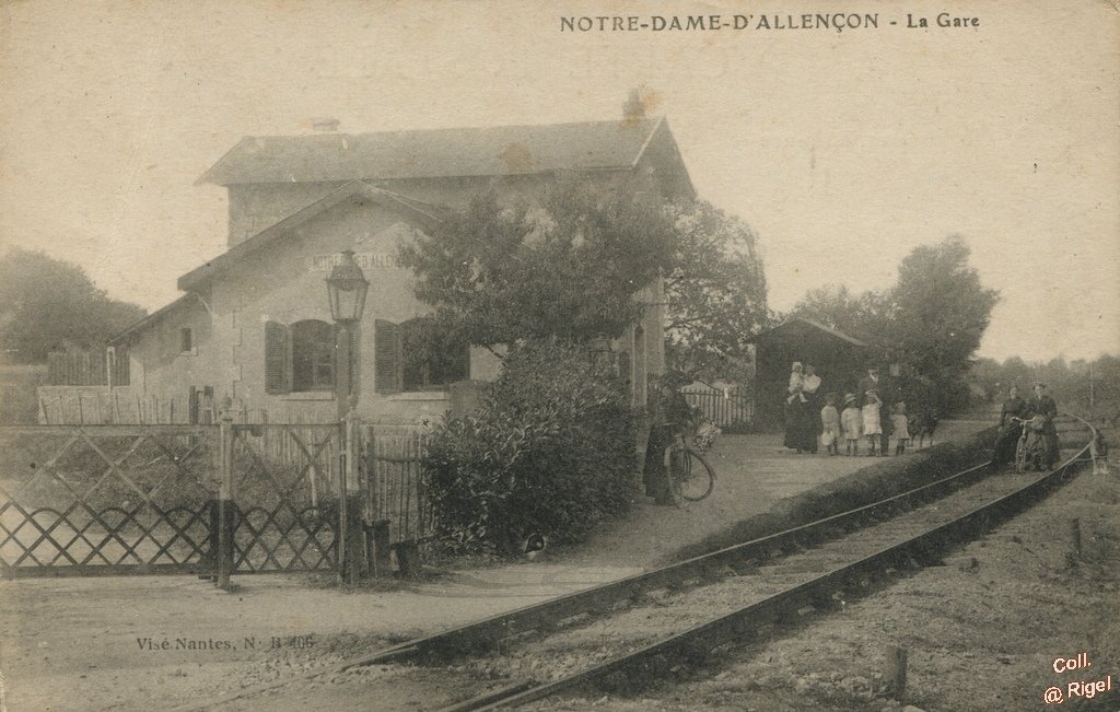 49-Notre-Dame-d_Allencon-La-Gare- Collection-A-Bruel.jpg