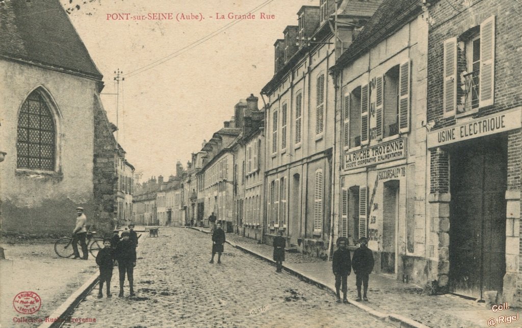 10-Pont-sur-Seine-La-Grande-Rue-Collection-Ruche-Troyenne-S-Brunclair-Phot_edit-Troyes.jpg