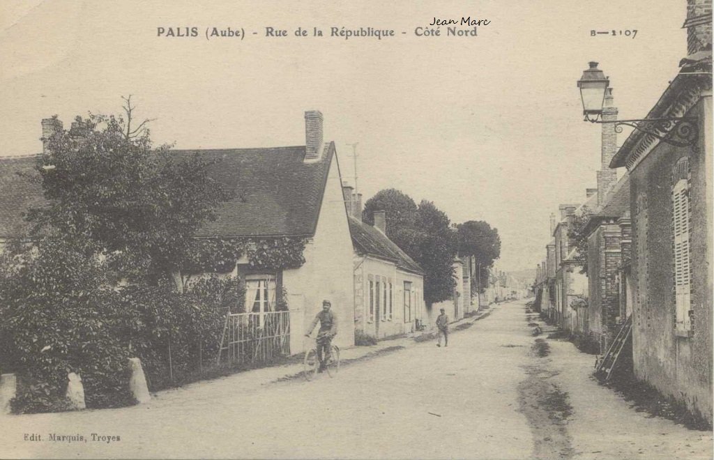 Palis - Rue de la République.jpg