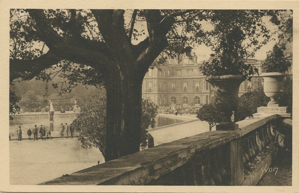 Z - SÉNAT - Terrasses et Palais du Luxembourg.jpg