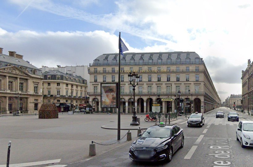 View CM 299 Palais Royal.jpg