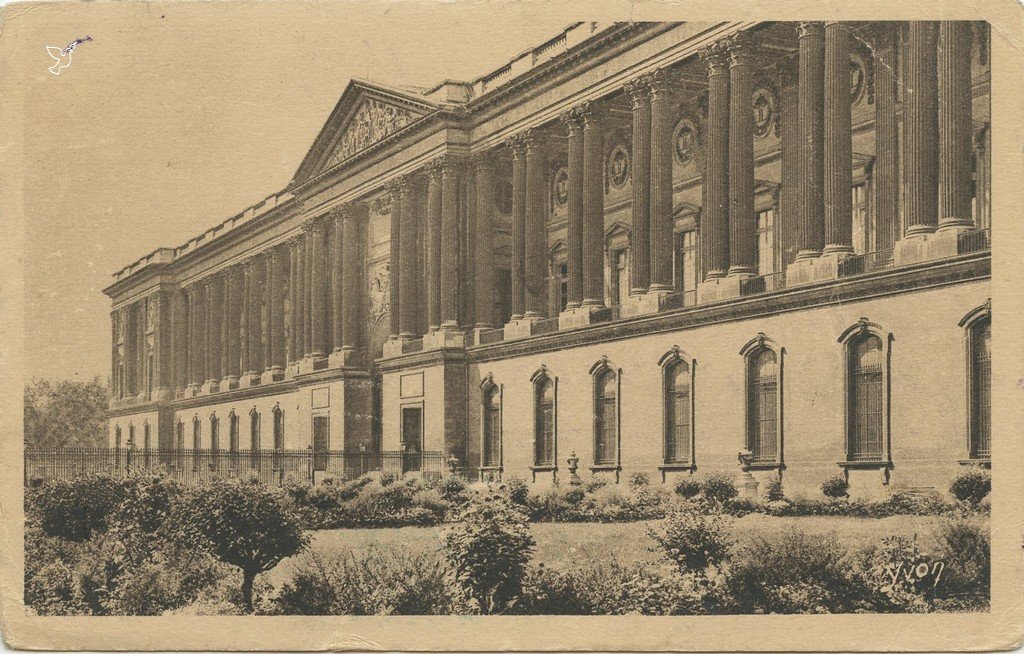 Z - YVON 120 - Paris - La Colonnade du Louvre.jpg