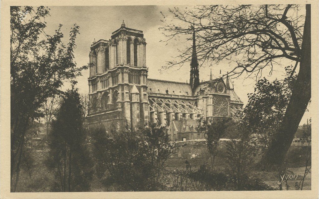 Z - YVON 138 - Paris - Vue d'ensemble de Notre-Dame.jpg