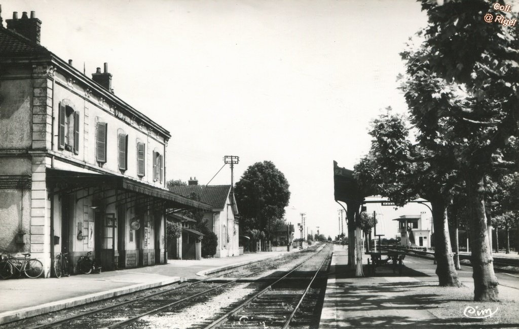 21-St-Jean-de-Losne-La-Gare.jpg