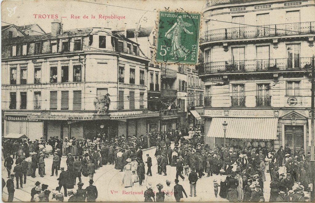Z - TROYES - Rue de la Republique (Vve Bertrand).jpg