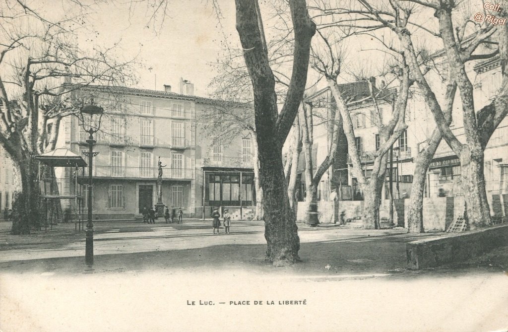 83-Le-Luc-Place-de-la-Liberte-Phototypie-A_Breger-freres.jpg
