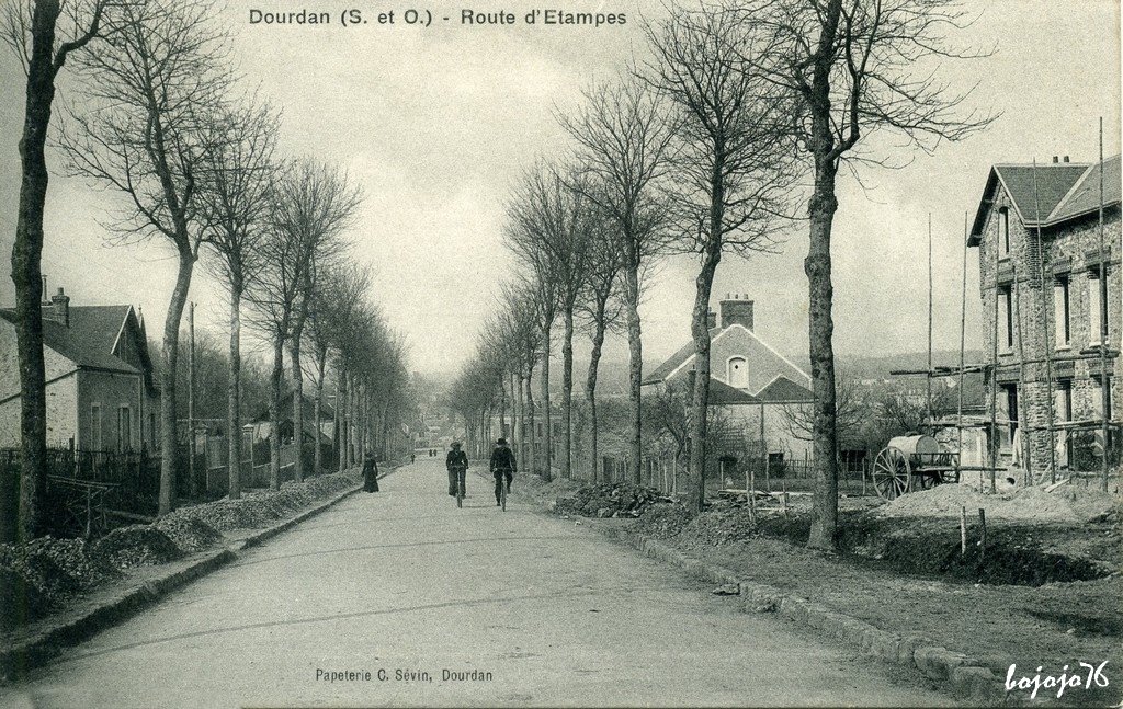 91-Dourdan-Route d'Etampes ex S & O.jpg