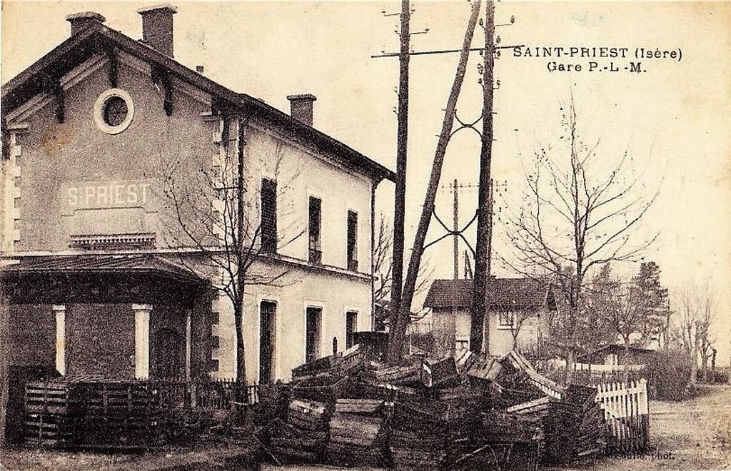 14 Saint-Priest (Rhône).jpg