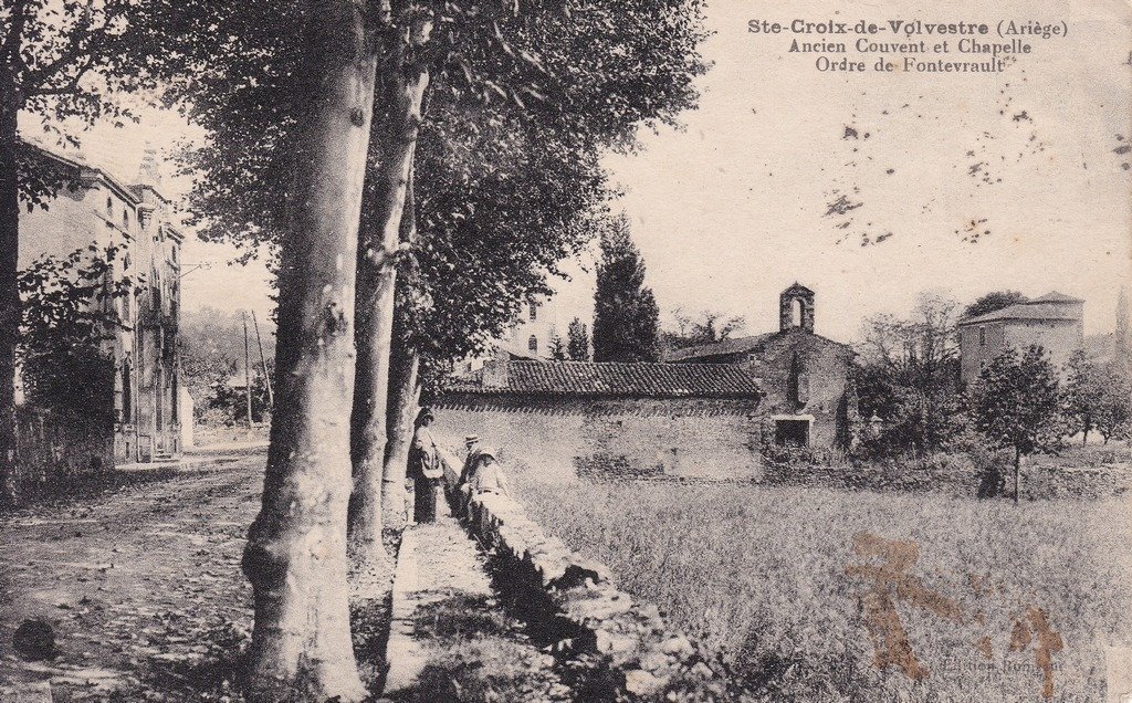 Sainte-Croix-Volvestre -Ancien Couvent et Chapelle.jpg