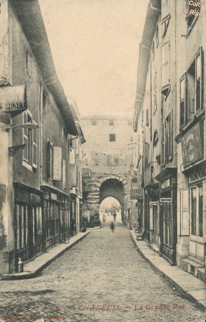 26-Chabeuil-La-Grande-Rue.jpg