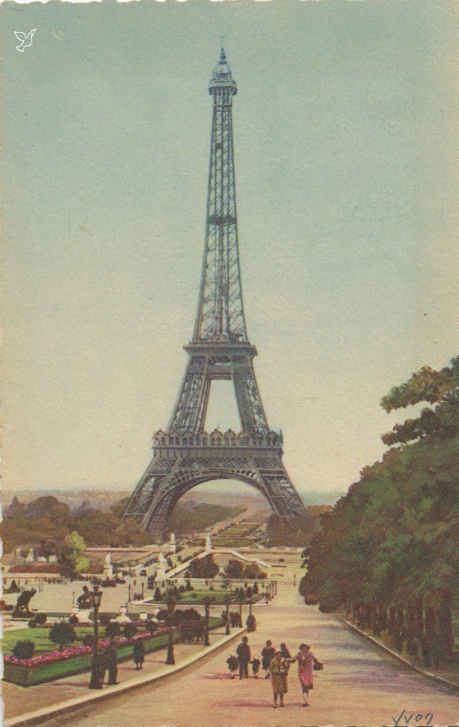 A - 81 - La Tour Eiffel.jpg