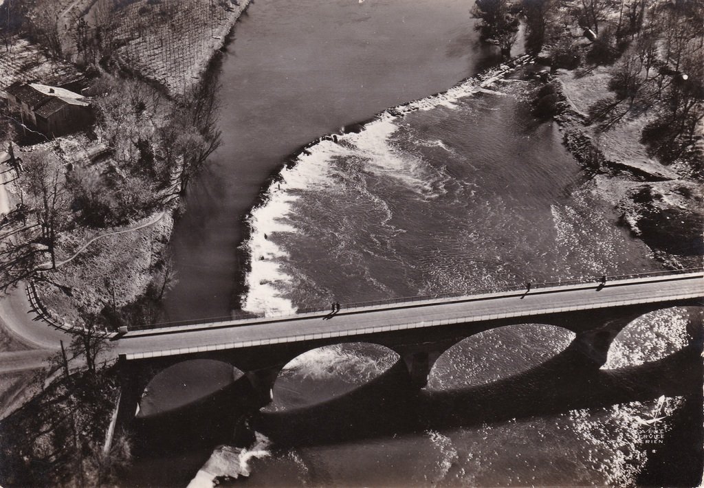 Cazères - En avion au dessus-de - Le Pont et la digue.jpg