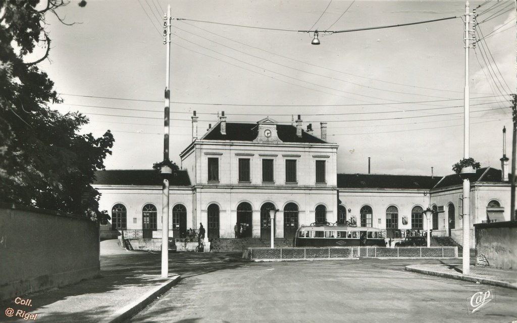 86-Chatellerault-La-Gare-1646-CAP.jpg