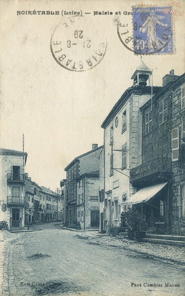 42 - Noirétable - Mairie et Grande-Rue.jpg