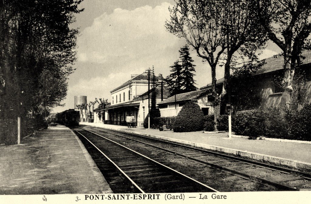 Pont-Saint-Esprit (30) 8-09-2020.jpg