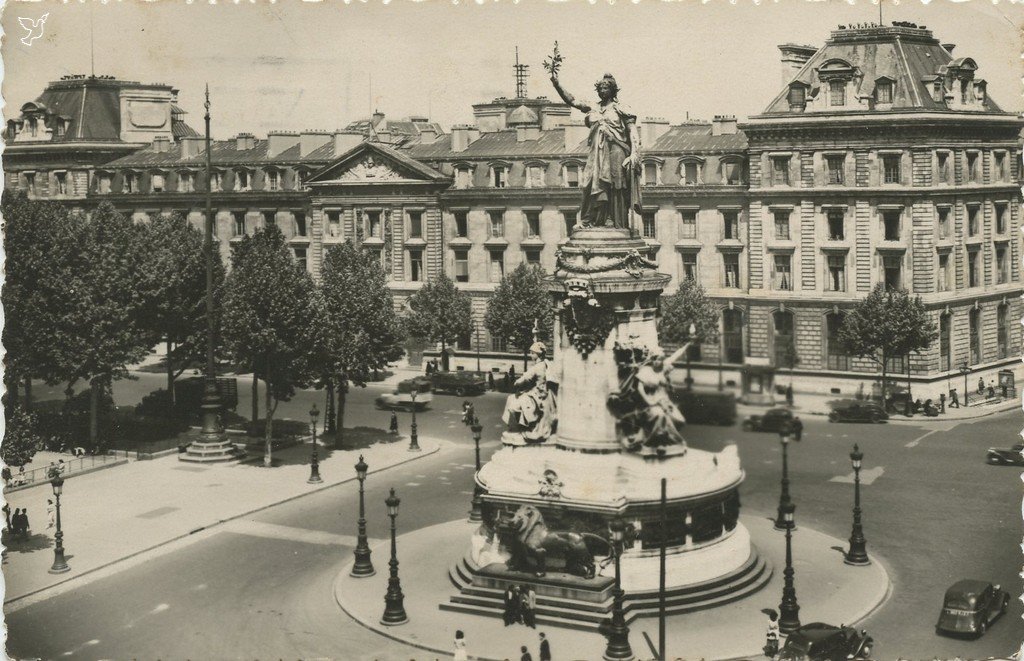 Z - DD 31 A - Place de la République.jpg