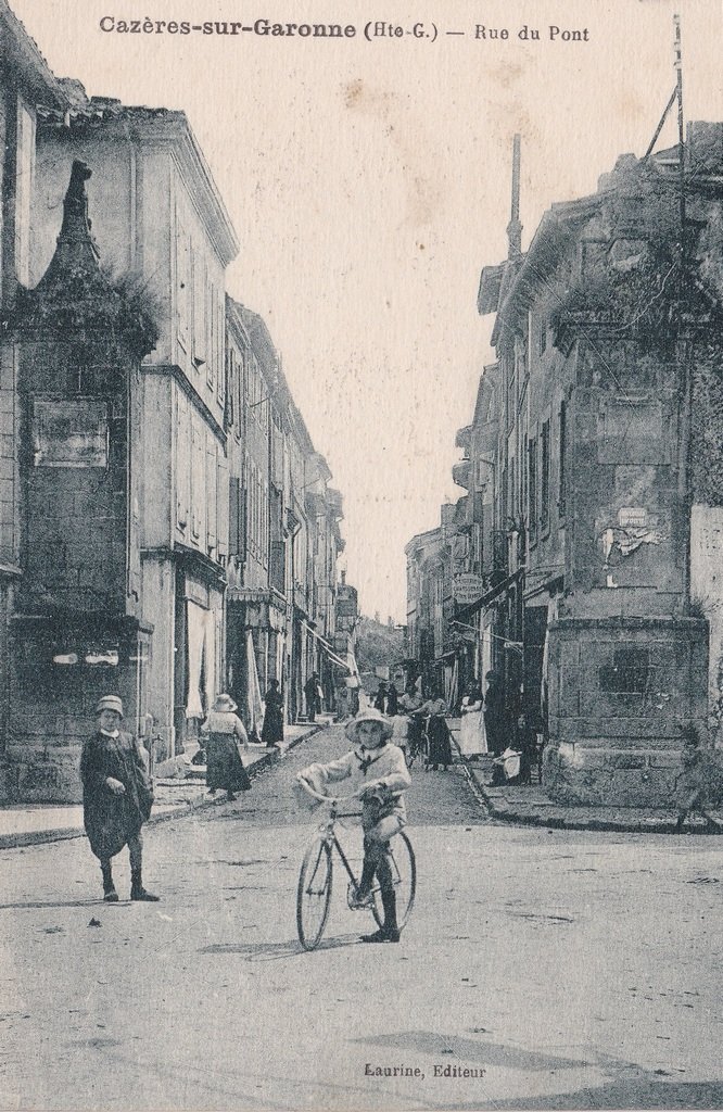 Cazères - Rue du Pont.jpg