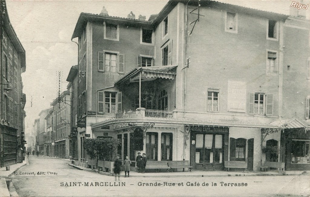38-St-Marcellin-Grande-Rue et Café de la Terrasse - S Convert édit Vinay.jpg