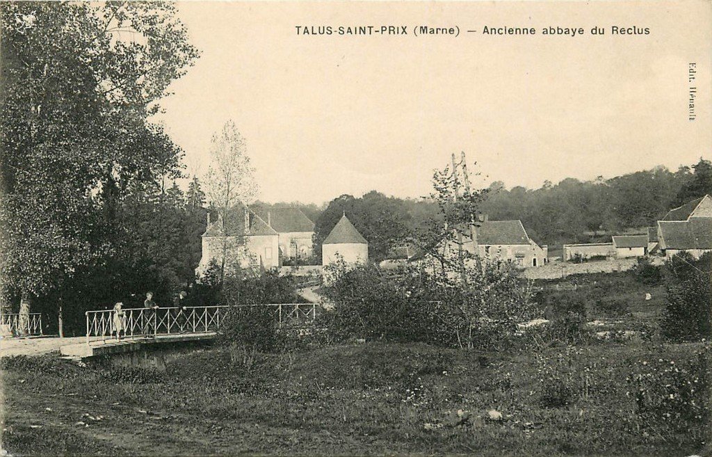 Z - Talus St Prix.jpg