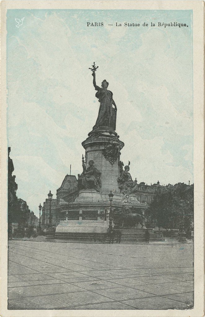 B4B - PARIS — La Statue de la République..jpg