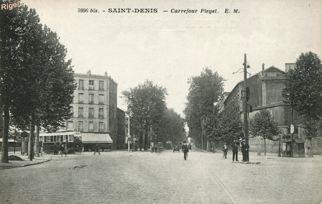 93-Saint-Denis - Carefour Pleyel.jpg