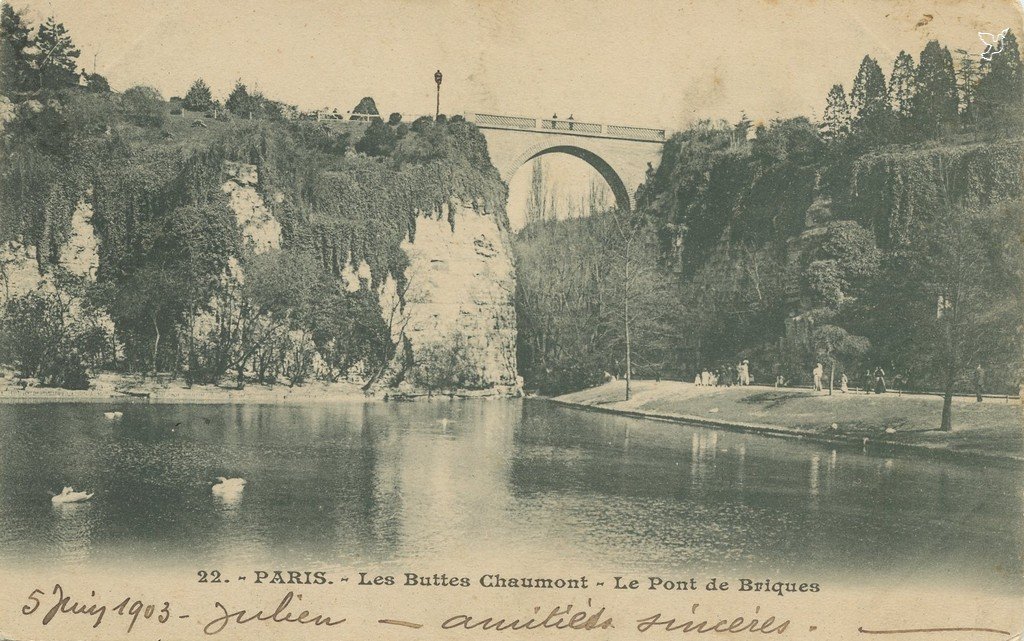 ZZ22. - PARIS. - Les Buttes Chaumont - Le Pont de Briques (vue 2).jpg