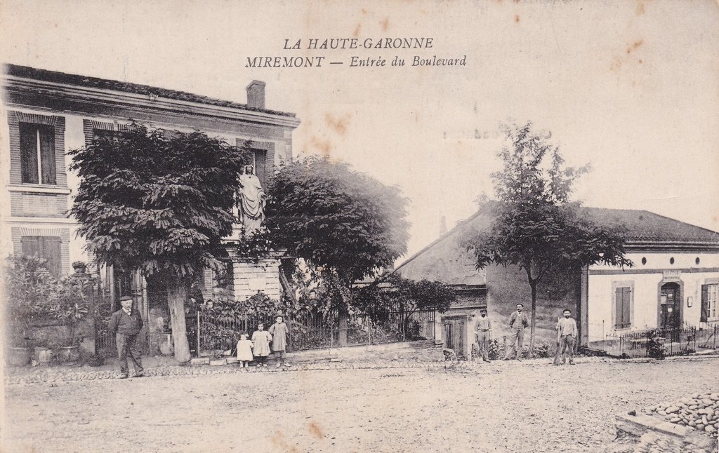 Miremont - Entrée du Boulevard.jpg