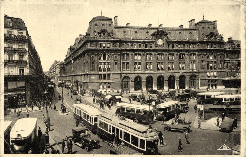 Paris-Saint-Lazare 1911 9-03-19.jpg