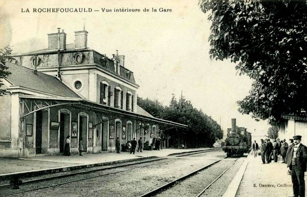 La rochefoucauld (Charente) 23-07-13.jpg