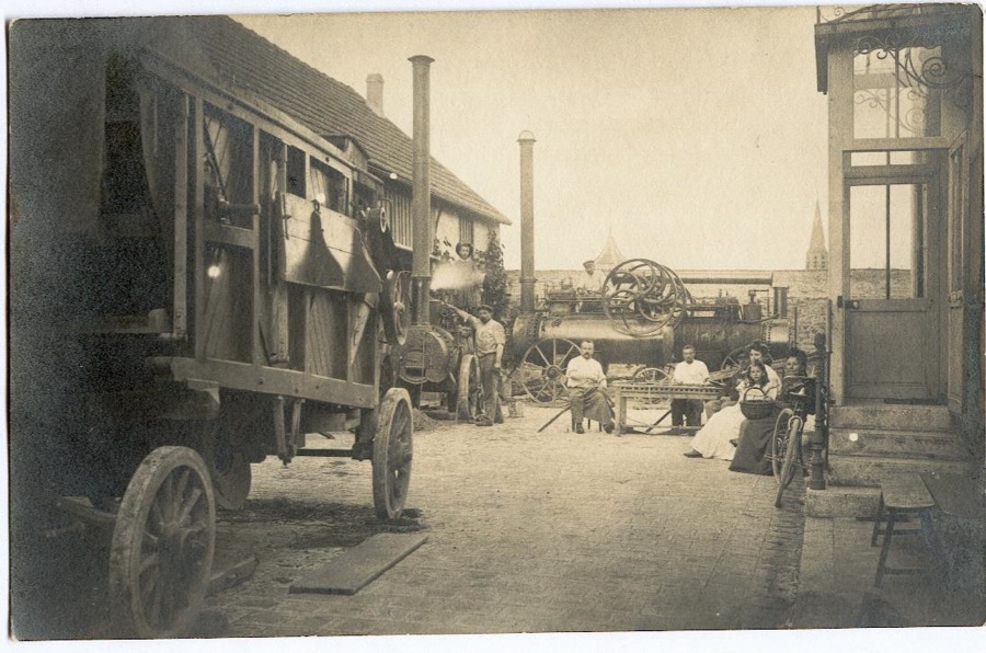 Inc24 Deux locomobiles.jpg