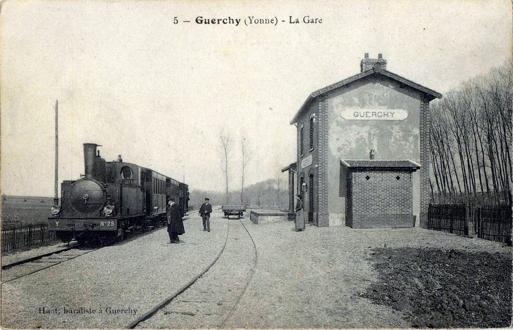 Guerchy (Yonne) 10-0614.jpg