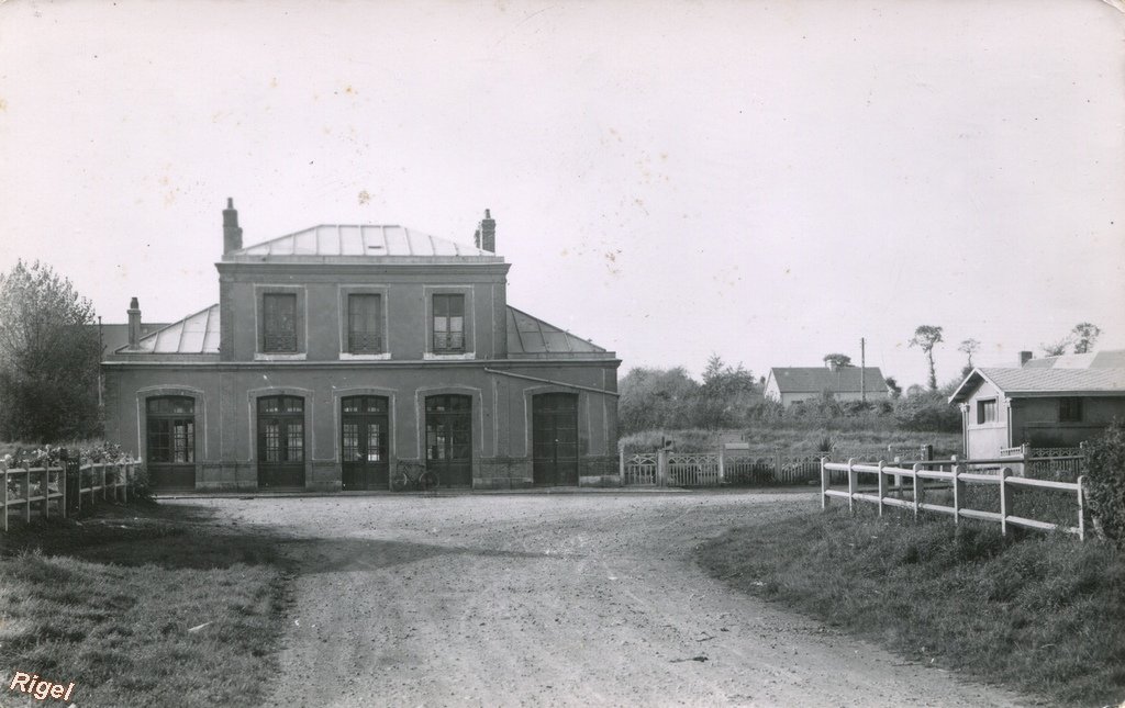 50-Le Ham - La gare Montebourg - L'Entrée.jpg