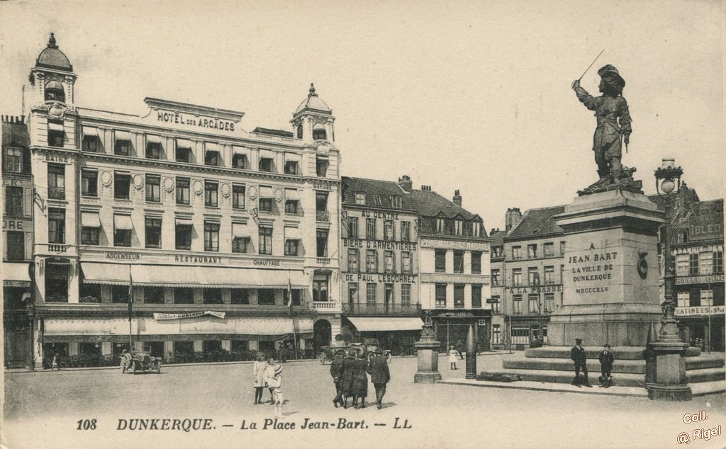 59 - Dunkerque - La Place Jean Bart.jpg