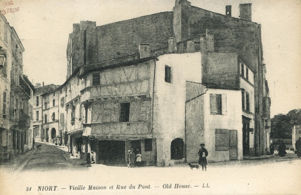 79-Niort-Vieille Maison et Rue du Pont - Old House - 51 LL.jpg