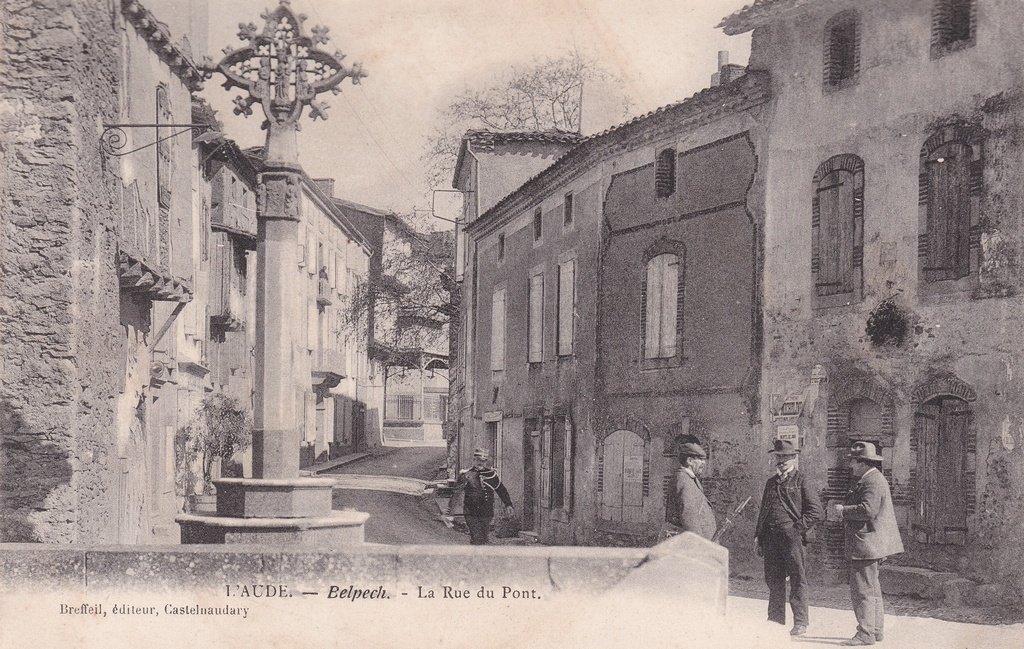 Belpech - La Rue du Pont 2.jpg