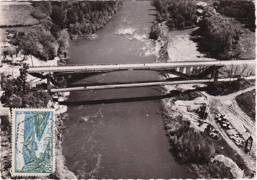 Saint-Julien - Vue aérienne sur les 2 Ponts.jpg