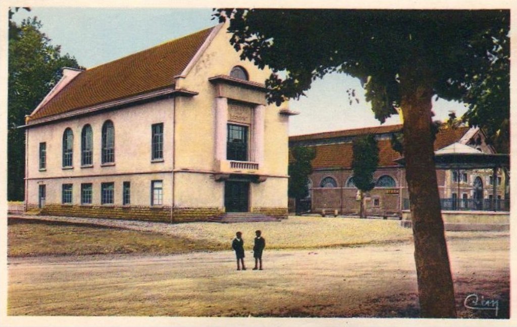 L'Isle-sur-le-Doubs - La Salle des Fêtes.jpg