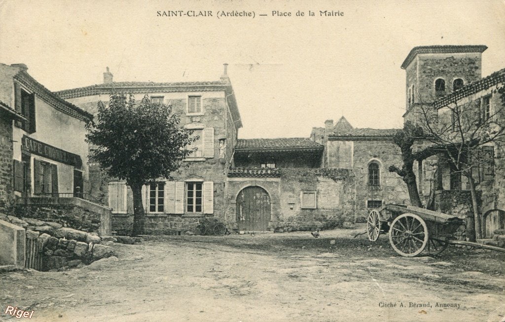 07-Saint-Clair - Place de la Mairie.jpg