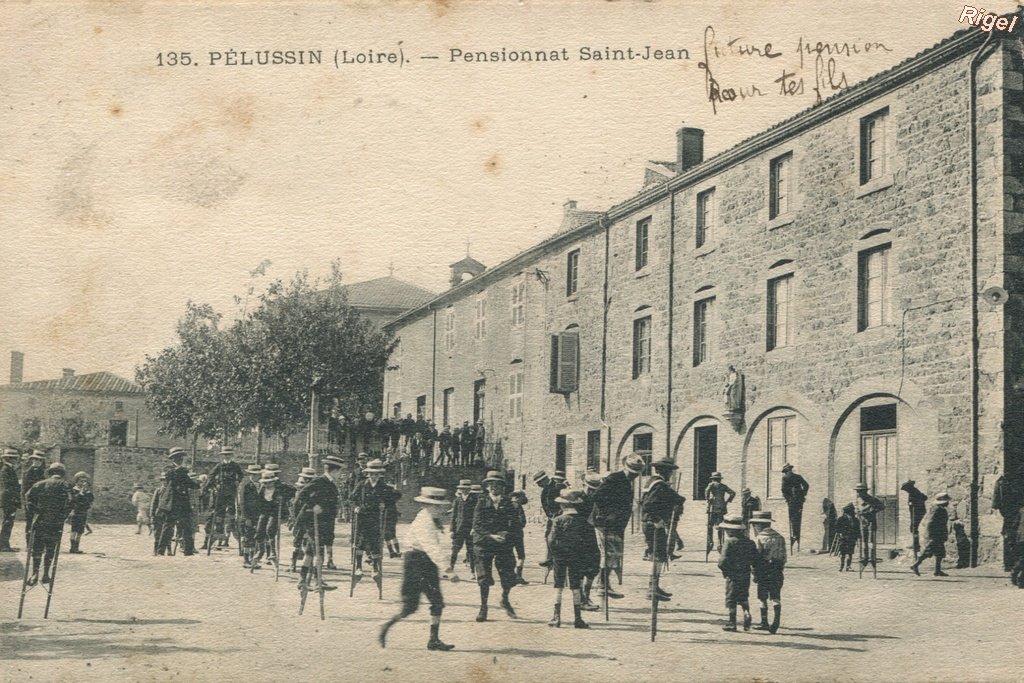 42-Pélussin - Pensionnat saint-Jean - Echasses.jpg