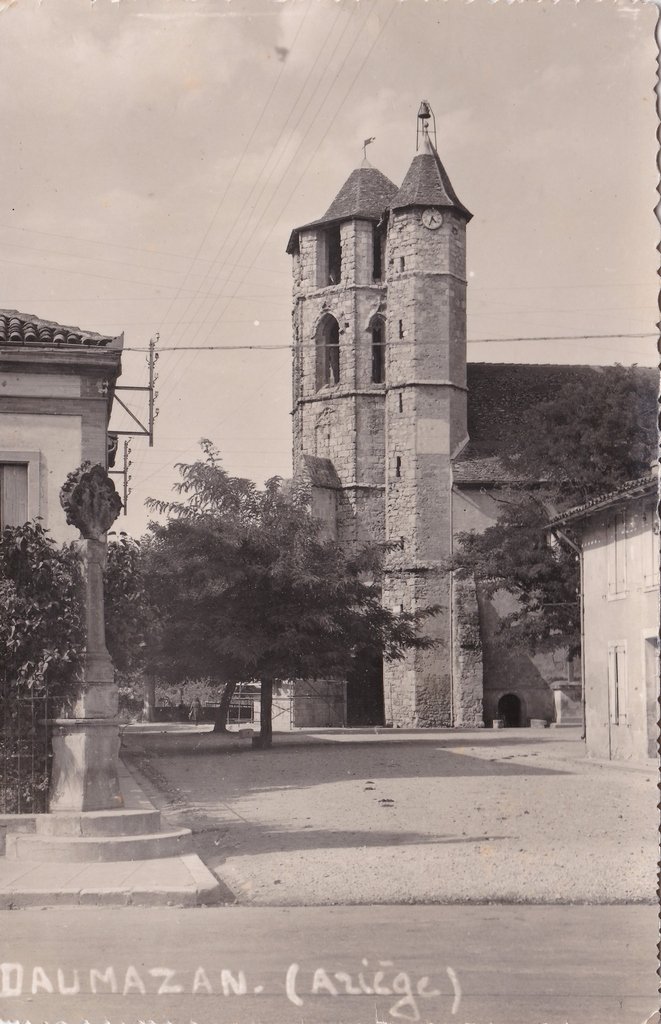 Daumazan - L'Eglise (1960).jpg