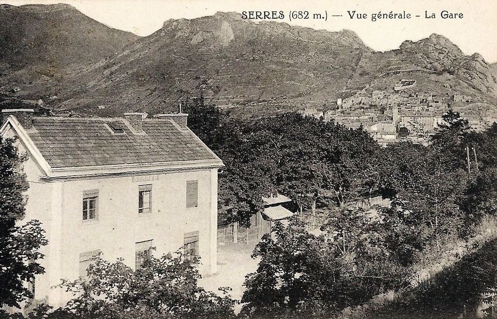 23 Serres (Hautes-Alpes).jpg