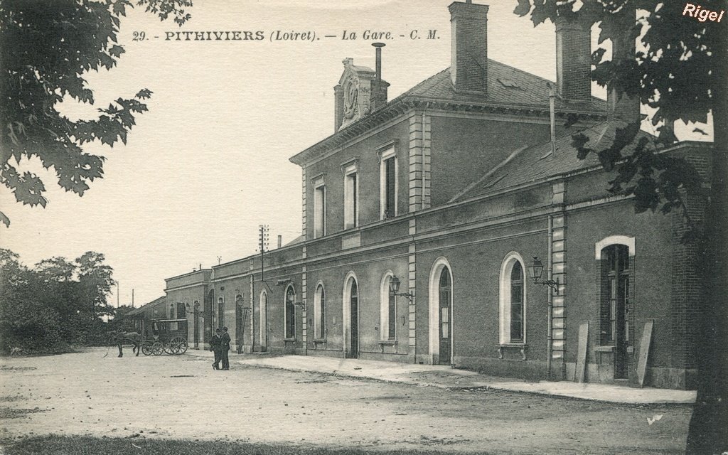 45-Pithiviers - La Gare.jpg