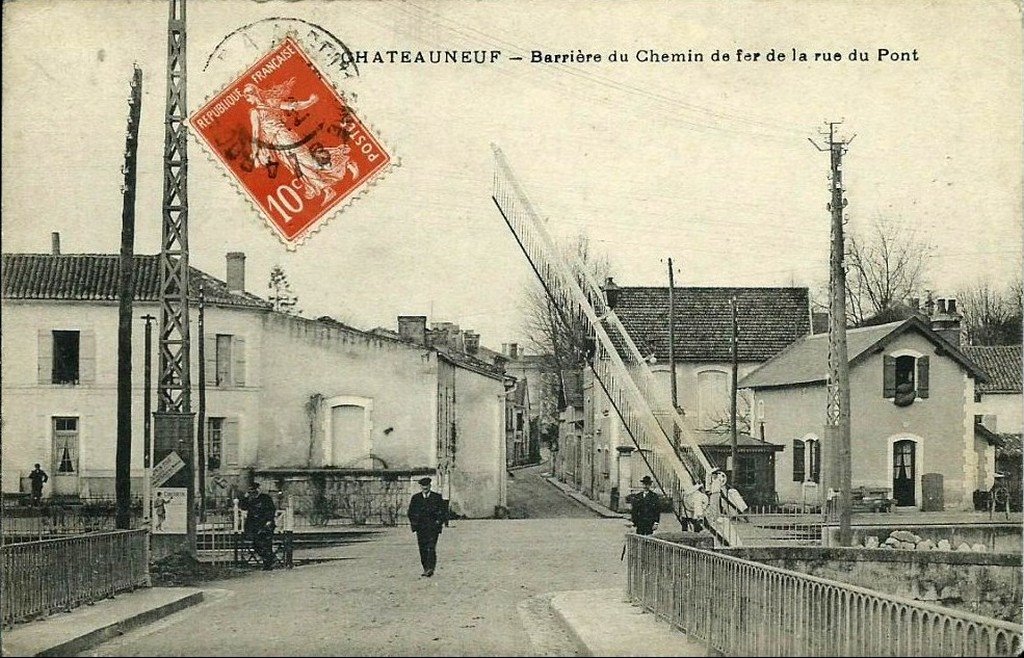 Châteauneuf PN 16 5-12-15.jpg